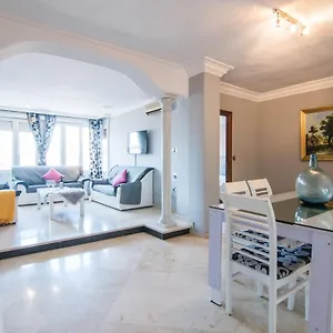 tuguest-lope-de-vega-apartment.es-andalucia.com/