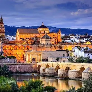 apartamento-al-zhra-junto-puente-romano.es-andalucia.com/